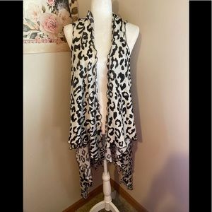 🚫sold🚫RTS leopard vest